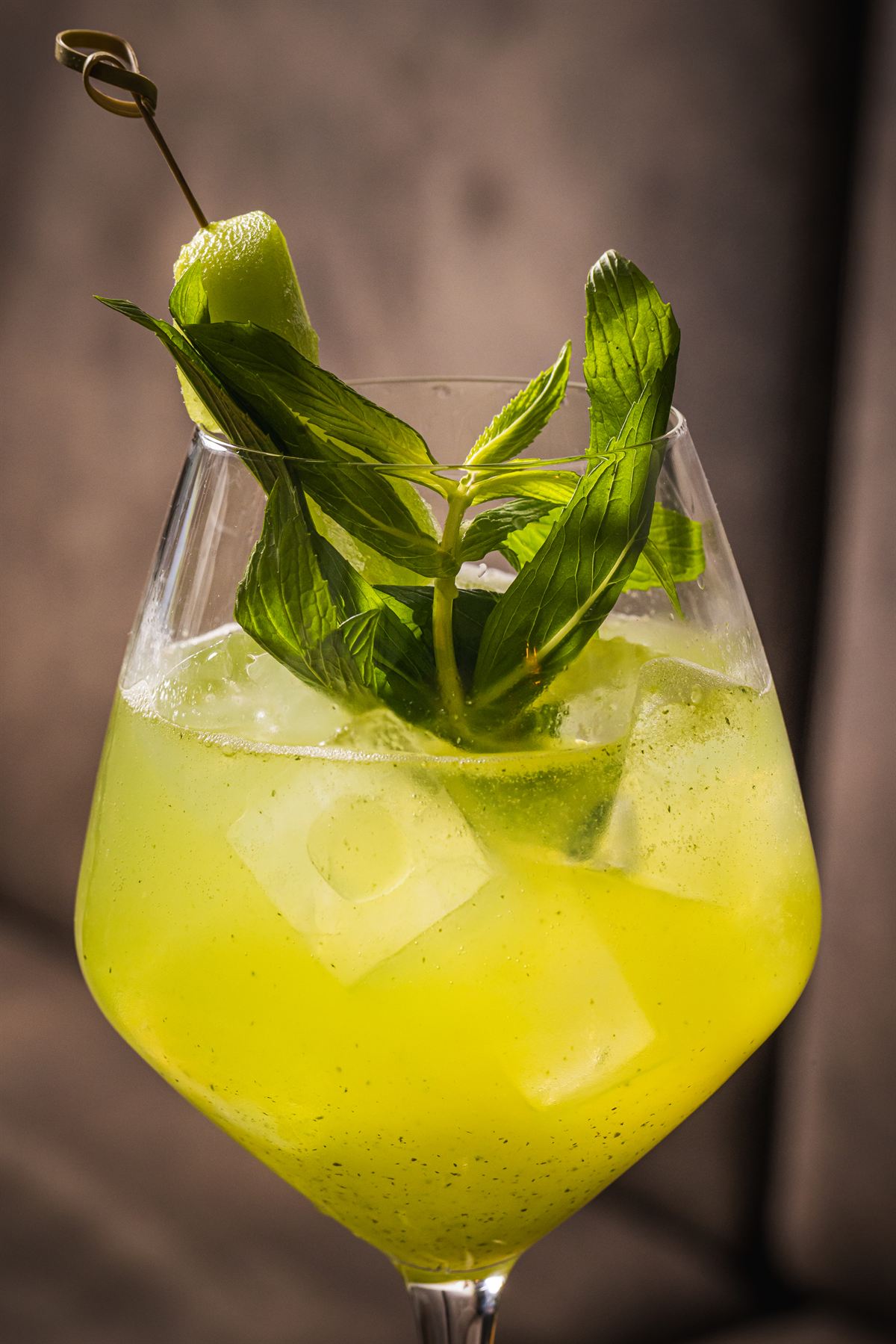 Green Fizz — bright green spritz with mint